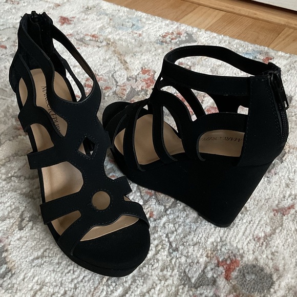 Marco Republic Black Wedge Heels - Picture 10 of 13